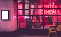 动作剧《暗夜行者》缩略图 - 黑夜中的特工行动
